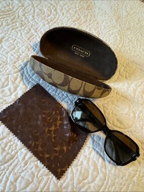 Coach Women's Brown Tortoiseshell Sunglasses with Signature Case